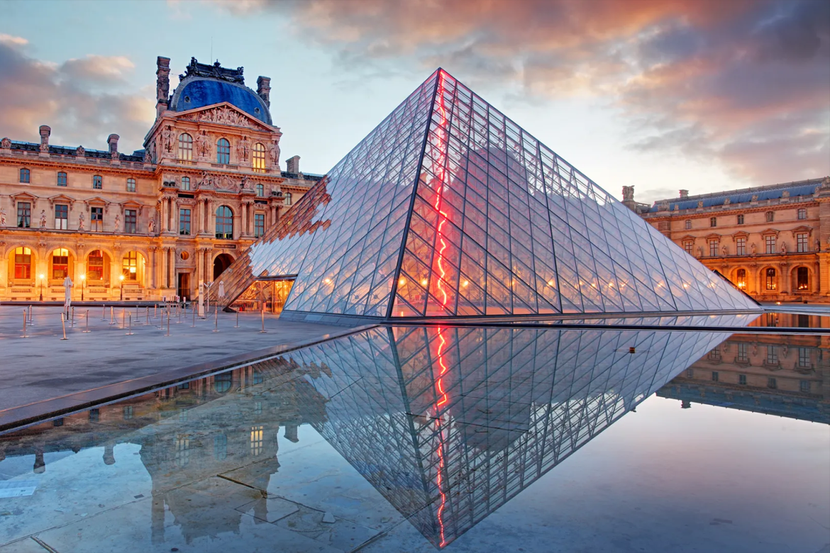 Paris Louvre Müzesi Soygunu
